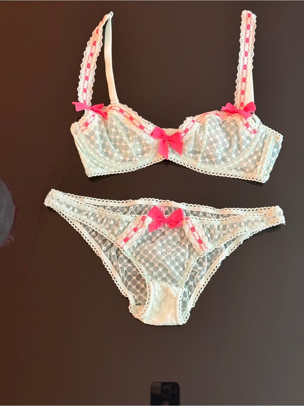 Agent Provocateur mint green Lace Bra & Bikini Set with Pink Bows

Med/ 32C